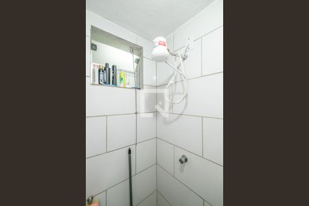 Banheiro de kitnet/studio para alugar com 1 quarto, 20m² em Santa Efigênia, Belo Horizonte