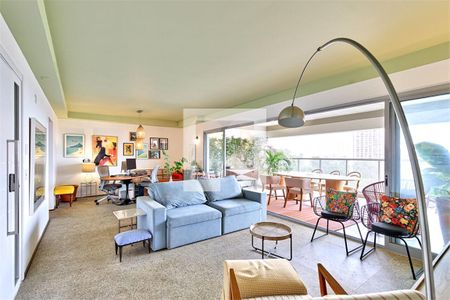 Apartamento à venda com 3 quartos, 155m² em Vila Sofia, São Paulo