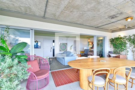 Apartamento à venda com 3 quartos, 155m² em Vila Sofia, São Paulo