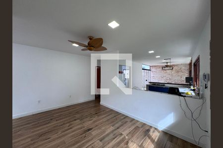 Sala de casa à venda com 4 quartos, 150m² em Vargem Grande, Rio de Janeiro
