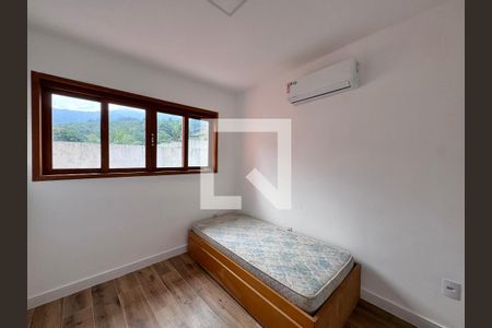 Quarto 1 de casa à venda com 4 quartos, 150m² em Vargem Grande, Rio de Janeiro