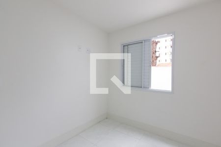 Quarto 1 de apartamento para alugar com 2 quartos, 60m² em Vila Carmosina, São Paulo