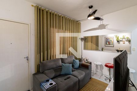 Sala de apartamento à venda com 2 quartos, 43m² em Vila Carmosina, São Paulo