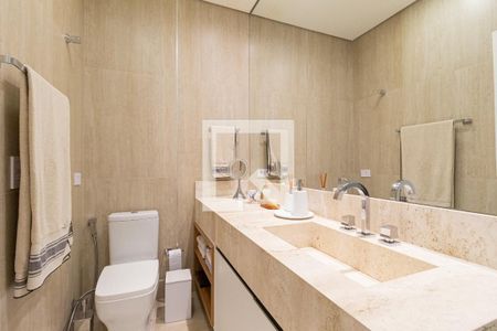 Banheiro da suíte 1 de casa de condomínio à venda com 4 quartos, 384m² em Adalgisa, Osasco