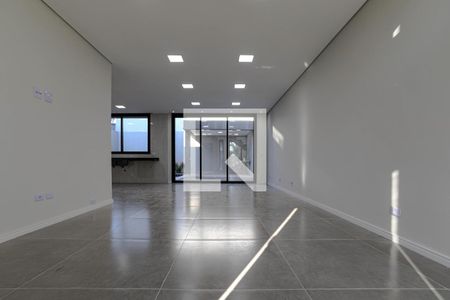 Sala de casa de condomínio para alugar com 3 quartos, 237m² em Cezar de Souza, Mogi das Cruzes