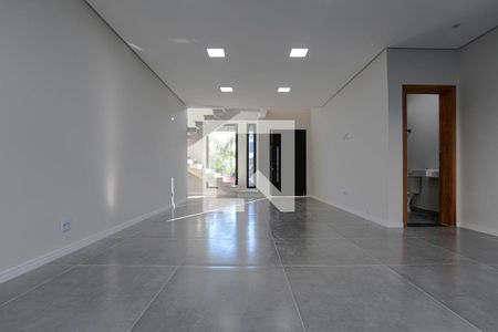 Sala de casa de condomínio para alugar com 3 quartos, 237m² em Cezar de Souza, Mogi das Cruzes