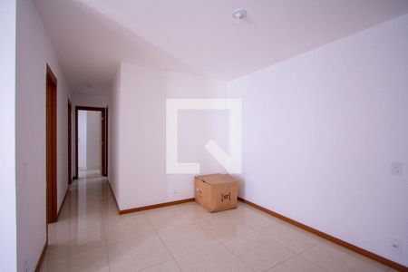 Sala de apartamento para alugar com 3 quartos, 75m² em Mutondo, São Gonçalo