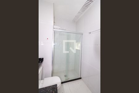 Banheiro de apartamento para alugar com 2 quartos, 60m² em Vila Valqueire, Rio de Janeiro