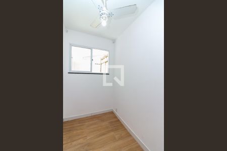 Quarto 2 de apartamento para alugar com 2 quartos, 60m² em Vila Valqueire, Rio de Janeiro