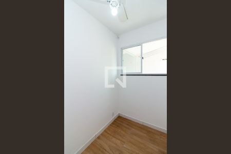 Quarto 2 de apartamento para alugar com 2 quartos, 60m² em Vila Valqueire, Rio de Janeiro