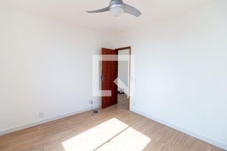 Quarto 1 de apartamento para alugar com 2 quartos, 60m² em Vila Valqueire, Rio de Janeiro
