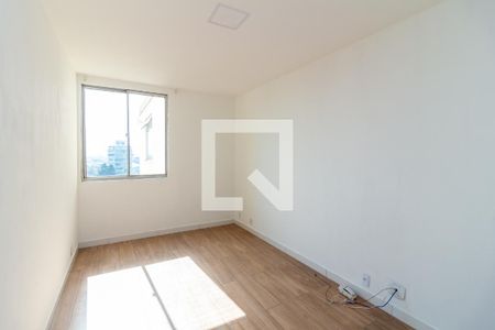Sala de apartamento para alugar com 2 quartos, 60m² em Vila Valqueire, Rio de Janeiro