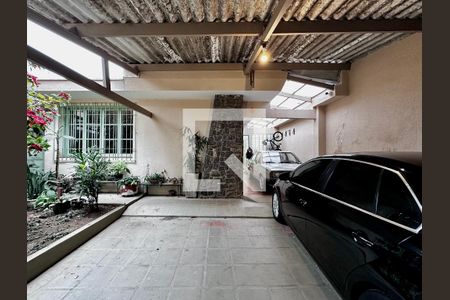 Garagem de casa à venda com 3 quartos, 250m² em Jardim Petropolis, São Paulo
