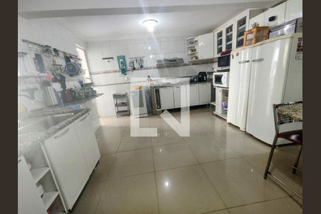 Cozinha de casa para alugar com 2 quartos, 140m² em Alvorada, Contagem