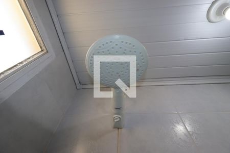 Banheiro  de kitnet/studio para alugar com 1 quarto, 20m² em Vila Valparaíso, Santo André