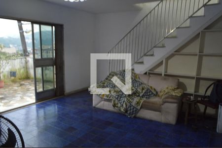 Sala 1 de casa para alugar com 3 quartos, 200m² em Tanque, Rio de Janeiro