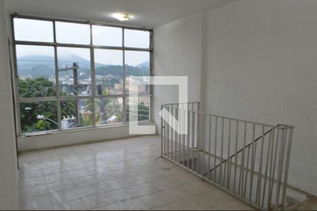 Sala 2 de casa para alugar com 3 quartos, 200m² em Tanque, Rio de Janeiro