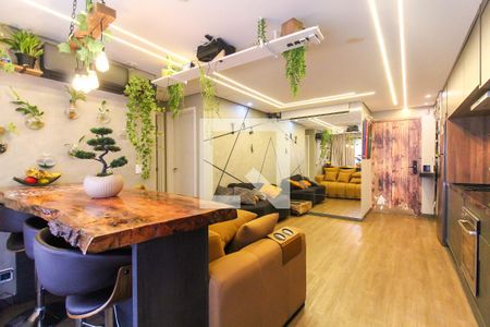 Sala/Cozinha de apartamento à venda com 2 quartos, 48m² em Vila Carmosina, São Paulo