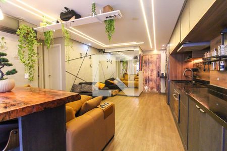 Sala/Cozinha de apartamento à venda com 2 quartos, 48m² em Vila Carmosina, São Paulo