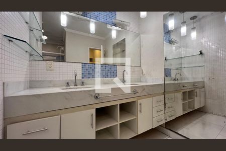 Banheiro da Suíte 2 de casa para alugar com 3 quartos, 246m² em Perdizes, São Paulo