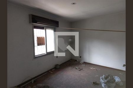 Casa à venda com 4 quartos, 161m² em Jardim Aeroporto, São Paulo