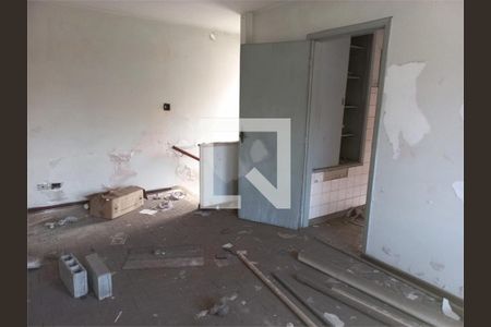 Casa à venda com 4 quartos, 161m² em Jardim Aeroporto, São Paulo