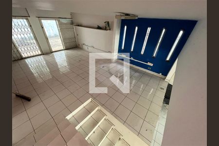 Casa à venda com 3 quartos, 175m² em Vila Tramontano, São Paulo