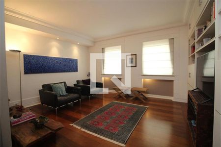 Casa à venda com 6 quartos, 435m² em Vila Cordeiro, São Paulo