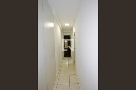 Corredor de apartamento à venda com 2 quartos, 54m² em Buritis, Belo Horizonte