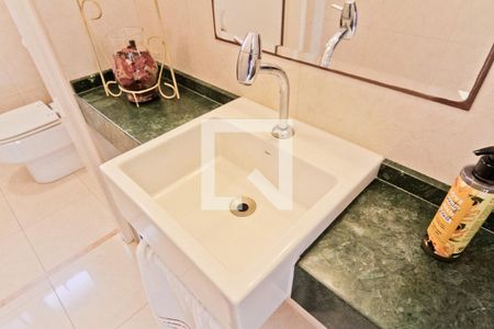 Lavabo de casa à venda com 4 quartos, 320m² em Vila Mariza Mazzei, São Paulo