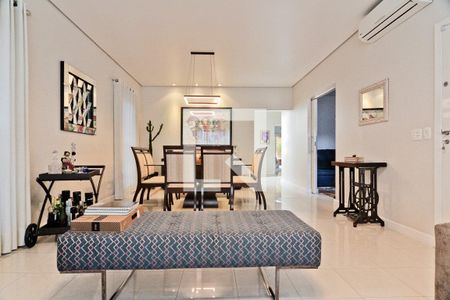 Sala de casa à venda com 4 quartos, 320m² em Vila Mariza Mazzei, São Paulo