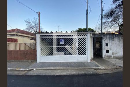 Fachada de casa à venda com 2 quartos, 70m² em Vila Mazzei, São Paulo
