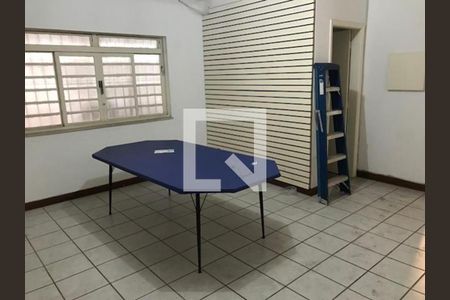 Casa à venda com 3 quartos, 230m² em Parque Colonial, São Paulo