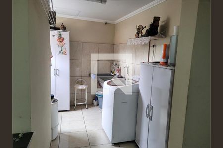 Casa à venda com 5 quartos, 220m² em Vila Fachini, São Paulo