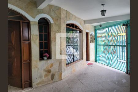 Casa à venda com 5 quartos, 220m² em Vila Fachini, São Paulo