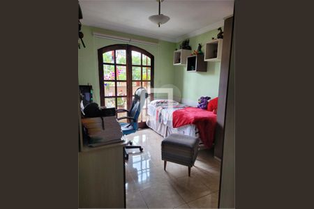 Casa à venda com 5 quartos, 220m² em Vila Fachini, São Paulo