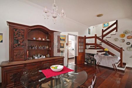 Casa à venda com 4 quartos, 248m² em Vila Cordeiro, São Paulo