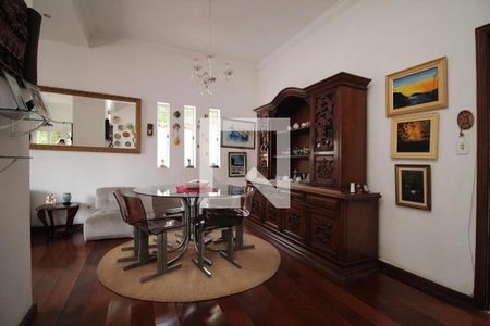 Casa à venda com 4 quartos, 248m² em Vila Cordeiro, São Paulo