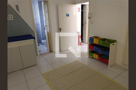 Casa à venda com 3 quartos, 237m² em Cambuci, São Paulo