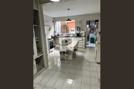 Casa à venda com 2 quartos, 106m² em Vila Monumento, São Paulo