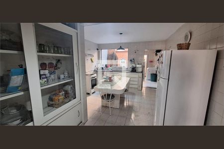 Casa à venda com 2 quartos, 106m² em Vila Monumento, São Paulo