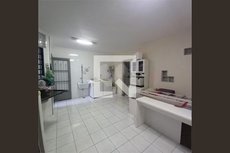 Casa à venda com 2 quartos, 184m² em Vila Gumercindo, São Paulo