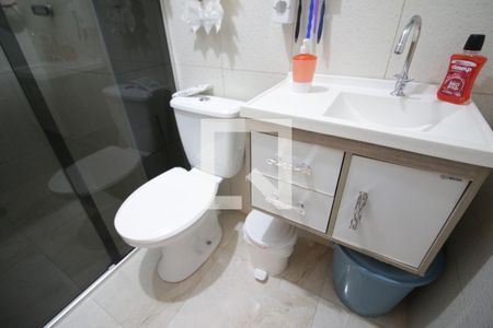 Banheiro de apartamento à venda com 2 quartos, 52m² em Padroeira, Osasco