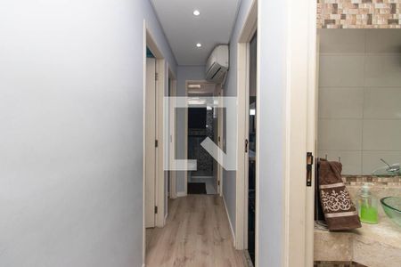 Corredor dos Quartos de apartamento à venda com 2 quartos, 48m² em Vila Gustavo, São Paulo