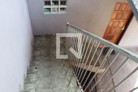 Escada de casa para alugar com 2 quartos, 48m² em Jardim Julio, Barueri