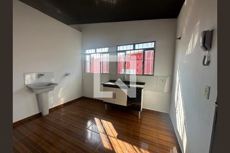 Cozinha de casa para alugar com 2 quartos, 48m² em Jardim Julio, Barueri
