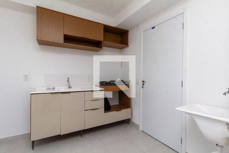Sala, Cozinha e Área de Serviço de apartamento para alugar com 2 quartos, 32m² em Engenheiro Goulart, São Paulo