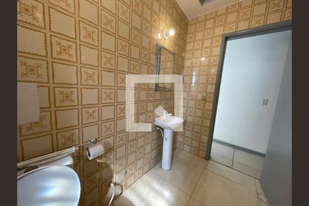 Banheiro 1 de casa à venda com 5 quartos, 330m² em Jardim Ester, São Paulo