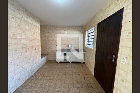 Cozinha  de casa à venda com 5 quartos, 330m² em Jardim Ester, São Paulo