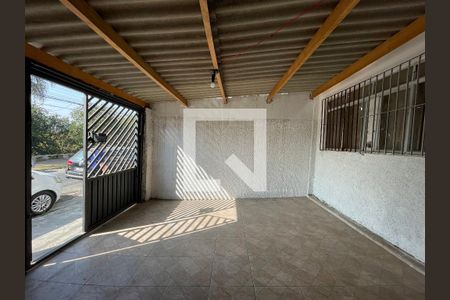 Garagem  de casa à venda com 5 quartos, 330m² em Jardim Ester, São Paulo